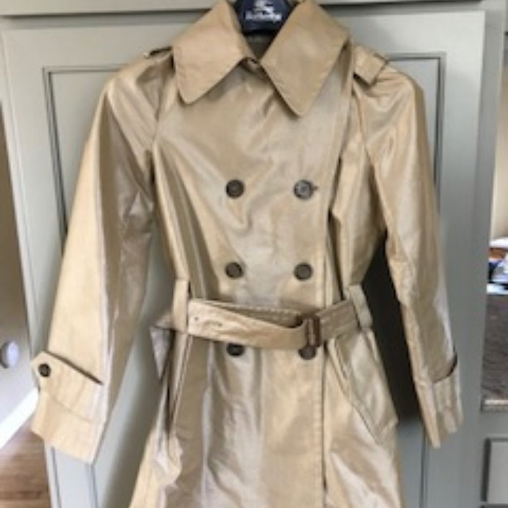 Classic Burberry Beige Metalic Trench Coat